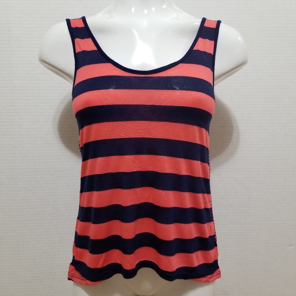 Discreet top Medium striped sleeveless cross back cutout keyhole tank